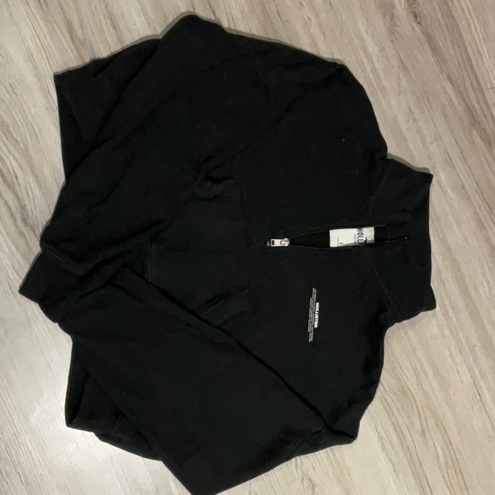 Hollister size small black cropped quarter zip top